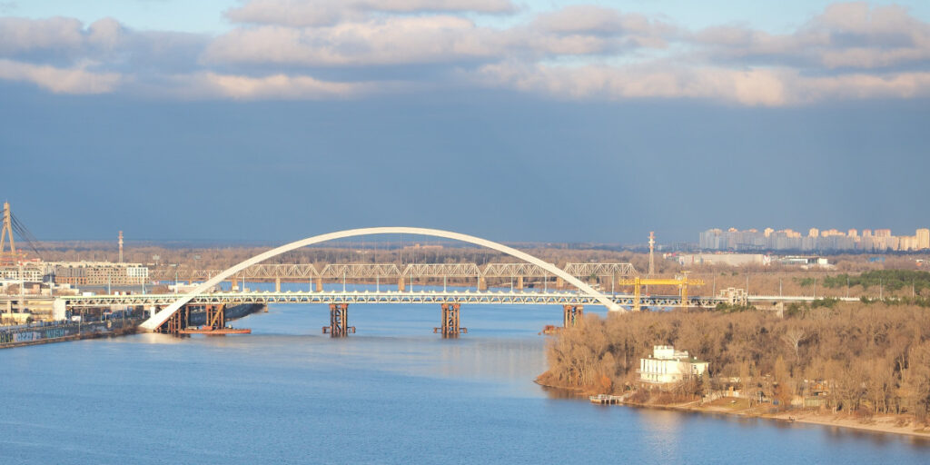 Вікно у Київ